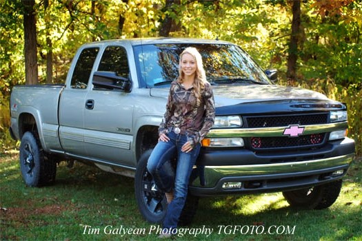 Pick,up,truck,senior,girl,guy,pictures,portraits,olathe,west,south,east,northwest,north,when,outside,deadline